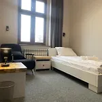 Hotel Wielkopolanka Goscinne I Restauracja *