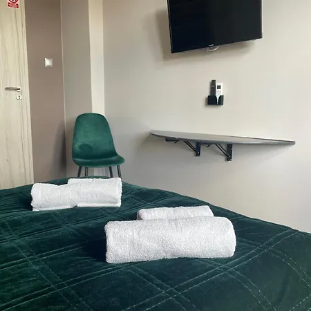 Wielkopolanka Goscinne I Restauracja Отель Ходзеж