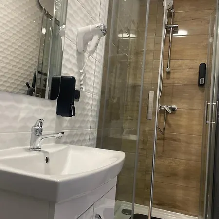 Wielkopolanka Goscinne I Restauracja Отель